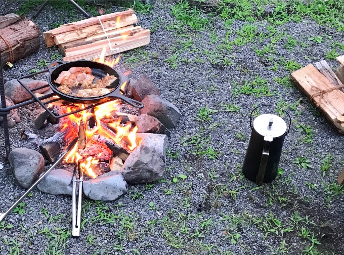 焚き火とキャンプケトル
