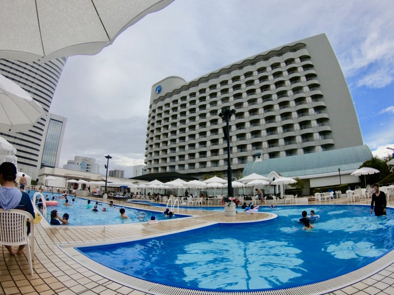 神戸ポートピアホテル　プール