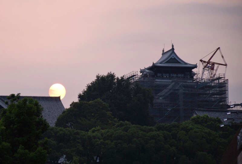 夕日の熊本城