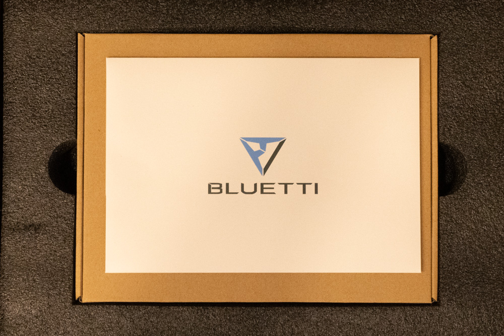 ポータブル電源 BLUETTI（ブルーティ） EB70の外箱