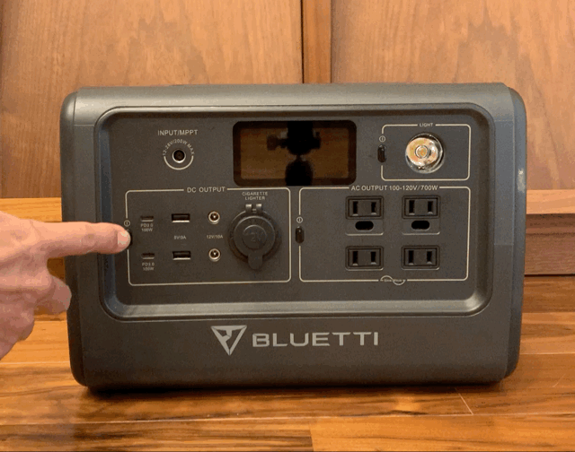 ポータブル電源 BLUETTI（ブルーティ） EB70のディスプレイ表示がすぐ消える